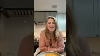 Ali Larter describing recipe of Easiest Macaroni and Cheese!