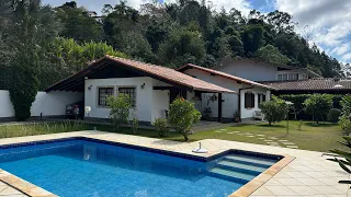 EXCLUSIVIDADE | Casa linear c/ 3 Qtos em terreno plano + Suíte externa, área gourmet e piscina