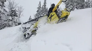 Опасные моменты на горном снегоходе