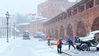 Inside of Nizhny Novgorod KREMLIN under SNOWFALL ❄️ Russia