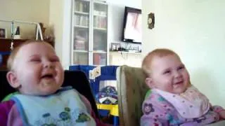 Baby Twins Laugh at Stupid Mommy Tricks