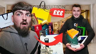 BUYING MY BEST FRIEND 22 PRESENTS FOR HIS 22ND BIRTHDAY!!