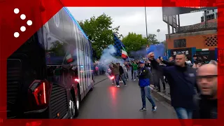 Inter campione d'Italia, bus nerazzurri arriva allo stadio per gara contro Torino: tifosi in delirio