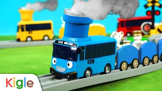 Truk Pengangkut Mobil Mainan Untuk Anak-anak | Permainan Kereta Mainan Pelangi | KigleTV Indonesia