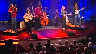 Bill & Gloria Gaither - I'll Fly Away [Live] ft. The Isaacs