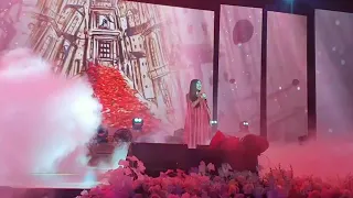 Gulasal Abdullaeva - million qo'shigi bilan,Muqaddas ayol konsertida