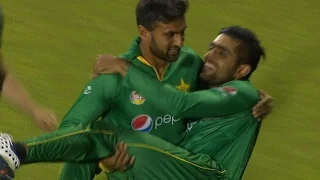 Shoaib Malik carry  Babar Azam, funny moments, T20 Eng v Pak, Old Trafford  2016