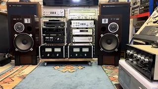 Luxman L-100 & Pioneer S-933