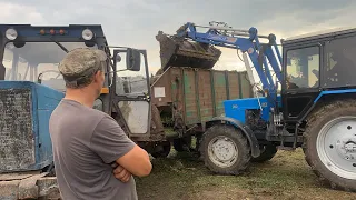 Здорова родной Колхоз Трактора Мтз-82, помогаю совхозу, кормим коров. И снова грязь , возим силос