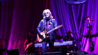 "Say it Isn't So" clip - Daryl Hall & John Oates