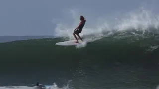 Torren Martyn e sua Twin Fin Morning of the Earth 7'9" em El Salvador