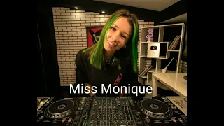 Miss Monique. MiMo Podcast.Guincho Portugal.