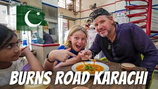 WE TRIED PAAN, HALEEM AND NIHARI ON BURNS ROAD, KARACHI: Trying new foods in Karachi, Pakistan!