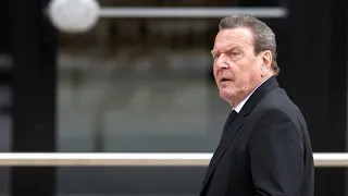 Jetzt doch: Gerhard Schröder verlässt Posten bei Rosneft