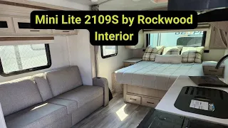 Mini Lite 2109S by Rockwood | Interior