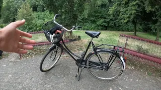 Trying & Reviewing a Dutch Omafiets in Amsterdam