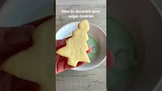 Amazing way to decorate sugar cookies! 🎄