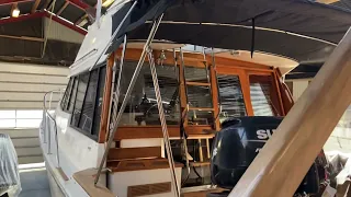 Bayliner 3288 Motoryacht work on hull, bow- and stern thruster