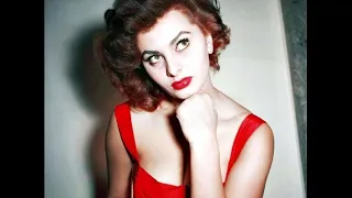 13 Sexy Photos of Sophia Loren