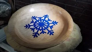 Woodturning a Snowflake Bowl - Resin Art with Changing Colors