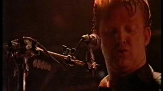 Queens Of The Stone Age - 3's & 7's (live)