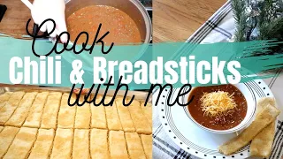 COOK WITH ME / HOMEMADE CHILI AND BREAD STICKS / EASY RECIPES / POSITIVELY AMY