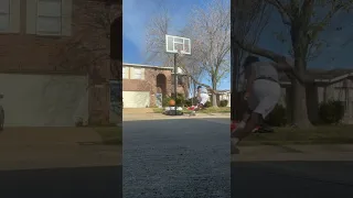 Dunking on 9.5 standing still 5’7