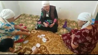 Бабушки играют в карты на деньги  Казакша прикол 2016 с Ватсап whatsapp