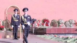 Смена караула у могилы не известного солдата Москва Александровский Сад