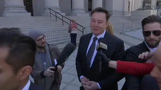 Elon Musk arrives at federal court in NYC