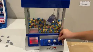 Dubble bubble claw machine