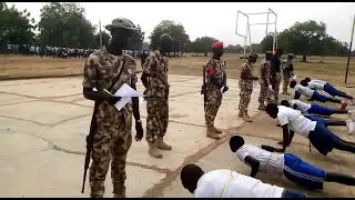 Recruit on press up exercise nigeria army