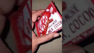 😋 Nestle Kit Kat Now With More Milk & Cocoa ☺️ ( Break To Banta Hai 😋 )