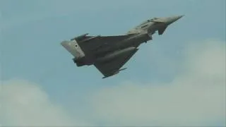 RAF Typhoon Eurofighter Waddington Airshow 2009 [HD]