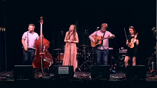 Siobhan Miller and band "Ramblin' Rover"