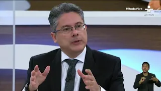 "Renan Calheiros errou na montagem da investigação, expandiu demais o leque", diz Alessandro Vieira