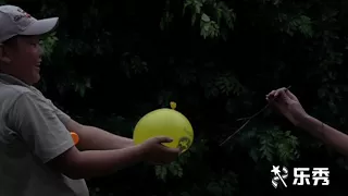 Amazing! Water baloons explode in slow motion!