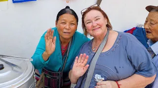 390. С мужем в темпл Далай Ламы. Момо у любимой тётушки. Маклеод Гандж. Индия 2024.