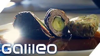 Die geilste Roulade mit Knödel... gekocht von Koch-Anfängern | Galileo | ProSieben
