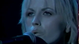 The Cranberries - Promises & Zombie live - Paris TV show 1999