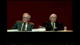 Warren Buffett on debt and trade deficits (2001)