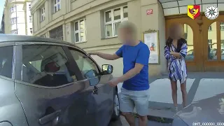 Policie ČR: Záchrana batolete z vozidla