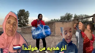 فتح اخر هديه 🎁 لعريسات مقداتهم فرحة 😍 جدة شداتها وحد الفرحة عالم بيها غي الله 🥹