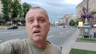 16.07. 22 г. Украина, Киев, Центр столицы, улица Крещатик возле Майдана вечером, во время воны с рф