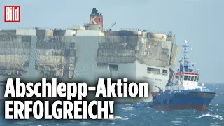 Verbrannter Frachter jetzt im sicheren Hafen | Ameland