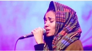 Nneka LIVE "Walking" - My Fairy Tales - Tour 2015 @Jam'in'Berlin