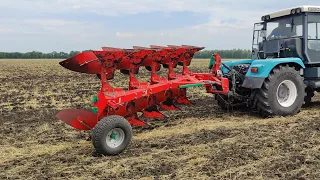 Работа оборотного плуга AGRO-MASZ PO 4+1 с трактором БТЗ-244К