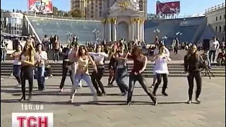 September 25 2011   Britney Spears In Kyiv, Ukraine + Flashmob