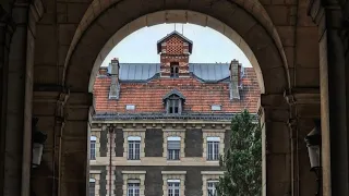 Alone exploring an abandoned asylum