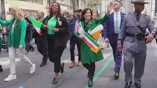 Hochul, James march in NYC St. Patrick's Day parade